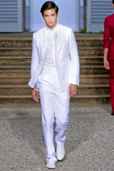 Look 29